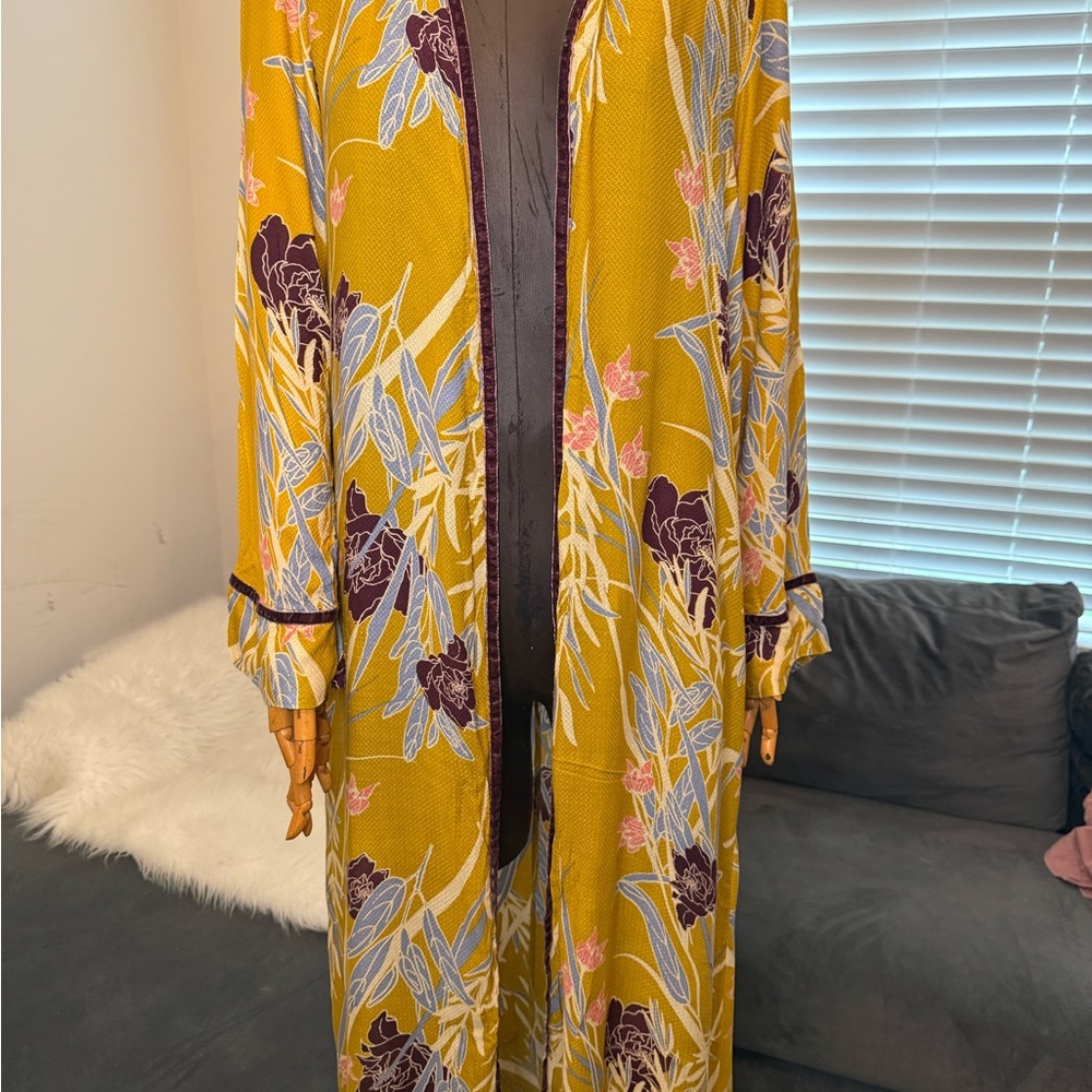 Xhilaration Blue and Yellow Patterned Kimono